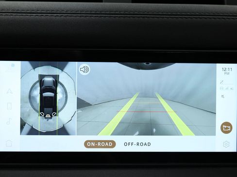 Used 2022 Land Rover Defender 110 SE image 25