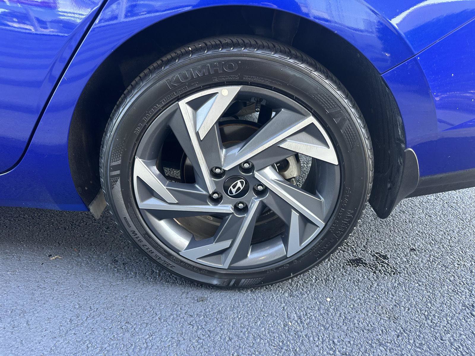 Used 2025 Hyundai Elantra Sport FWD image 17