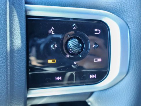 New 2026 Nissan Armada SL w/ Captain's Chari Seat Package image 11