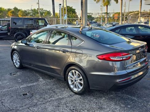 Used 2020 Ford Fusion SE image 4