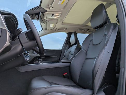 Used 2024 Volvo XC60 B5 Core image 12