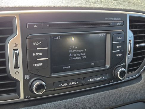 Used 2018 Kia Sportage LX FWD image 16