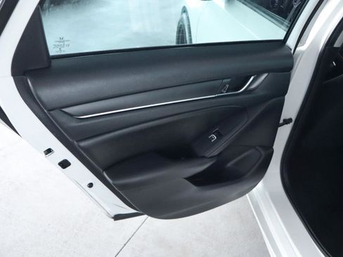 Used 2019 Honda Accord LX image 27
