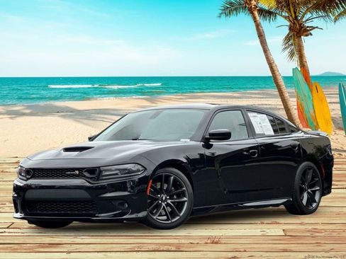 Used 2019 Dodge Charger Scat Pack RWD image 2
