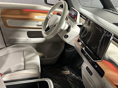 New 2025 Volkswagen ID. Buzz Pro S Plus image 8