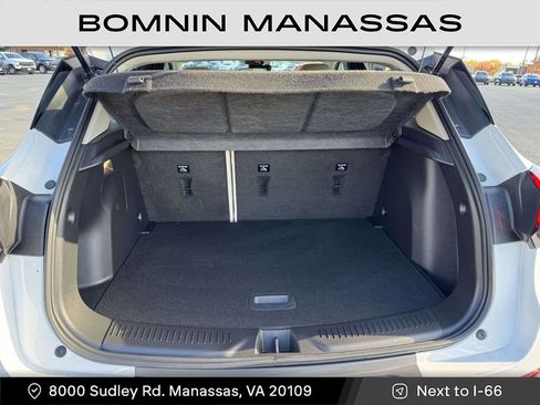 Used 2022 Buick Encore GX Essence w/ Experience Buick Package image 9