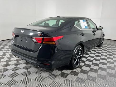 Used 2024 Nissan Altima 2.5 SR FWD image 12