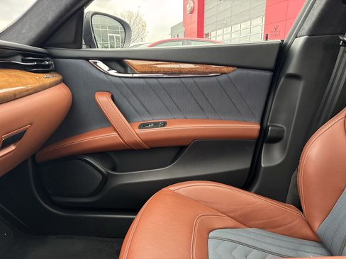 Used 2021 Maserati Quattroporte S GranLusso image 24