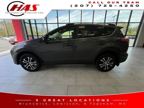 Used 2017 Toyota RAV4 LE AWD/4WD image 2