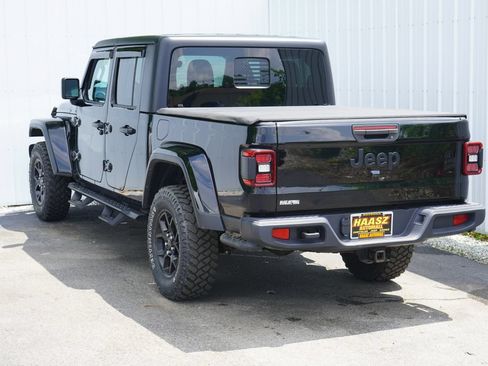 Used 2024 Jeep Gladiator Sport AWD/4WD image 4