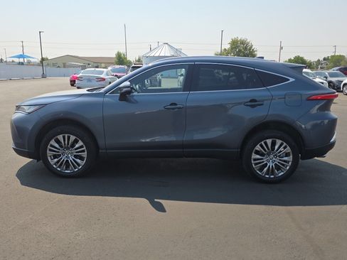 Certified 2023 Toyota Venza XLE AWD/4WD image 4