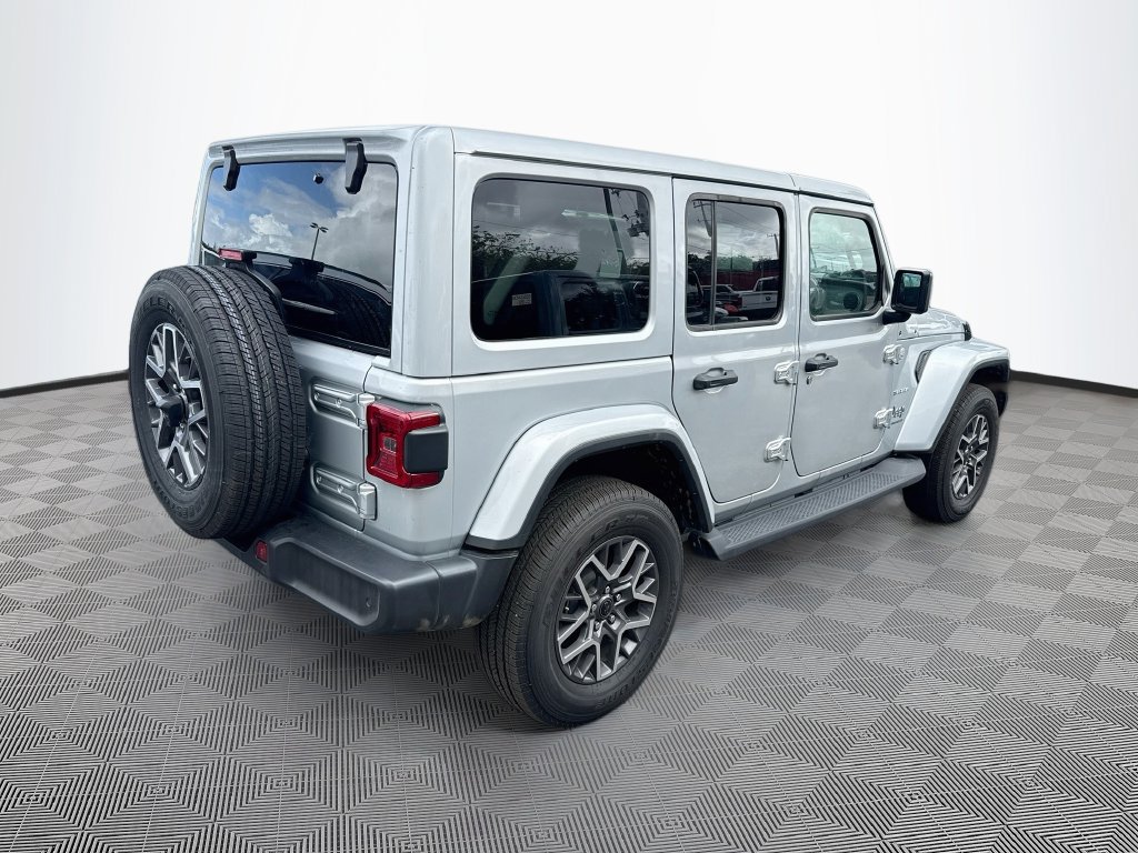 Certified 2024 Jeep Wrangler Unlimited Sahara w/ Technology Group AWD/4WD image 6
