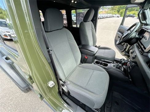 Used 2024 Jeep Wrangler Unlimited image 26