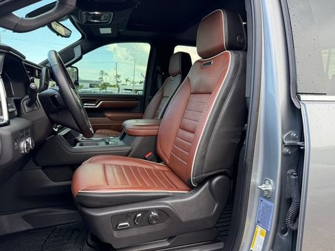 Used 2025 GMC Sierra 3500 Denali Ultimate AWD/4WD image 13