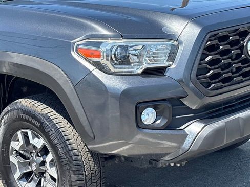 Used 2022 Toyota Tacoma TRD Off-Road AWD/4WD image 6