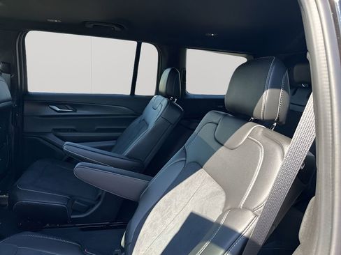 New 2025 Jeep Grand Cherokee L Altitude image 20