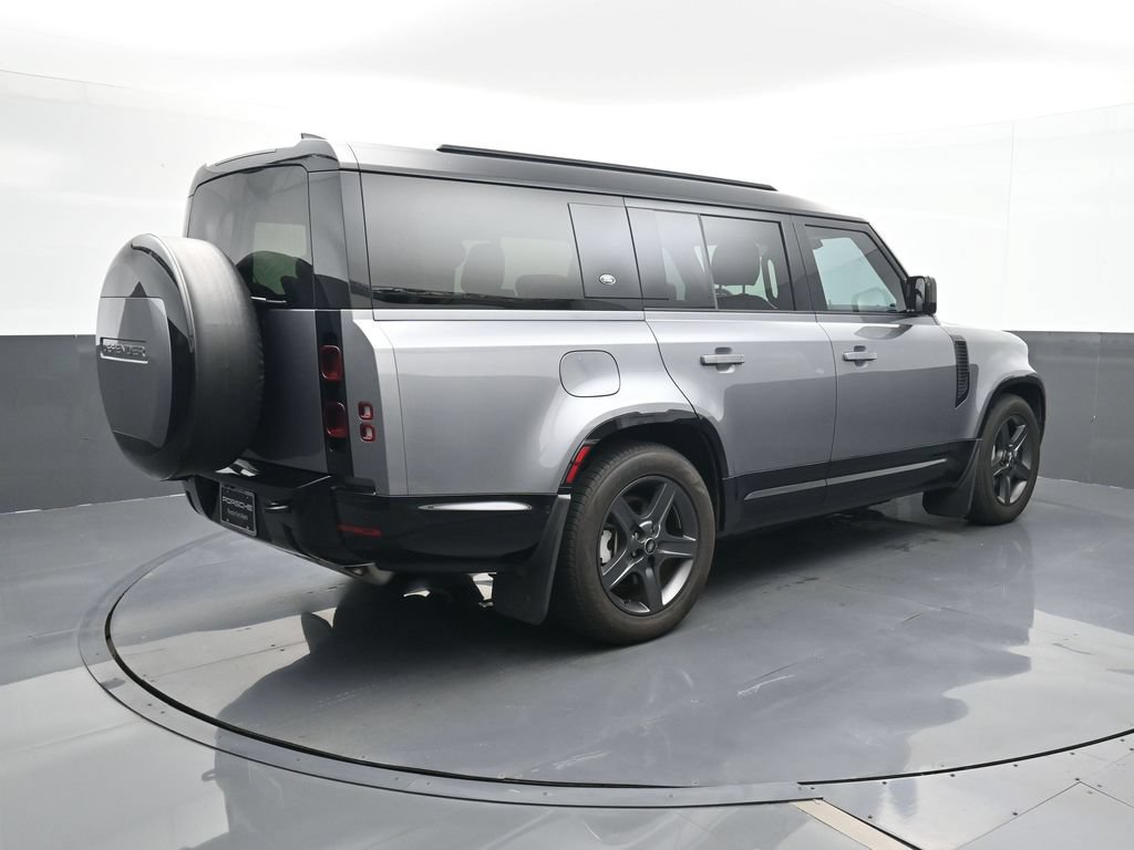 Used 2024 Land Rover Defender 130 X-Dynamic SE AWD/4WD image 19