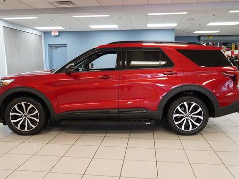 Used 2020 Ford Explorer ST image 2