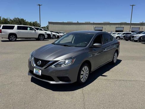 Used 2016 Nissan Sentra SV FWD image 5