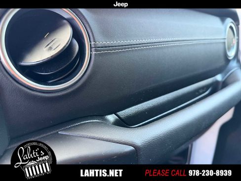 Certified 2022 Jeep Wrangler Unlimited Sahara w/ Cold Weather Group image 38