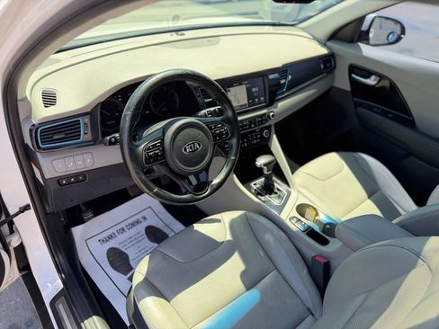 Used 2019 Kia Niro EX Premium w/ Sunroof Package FWD image 24