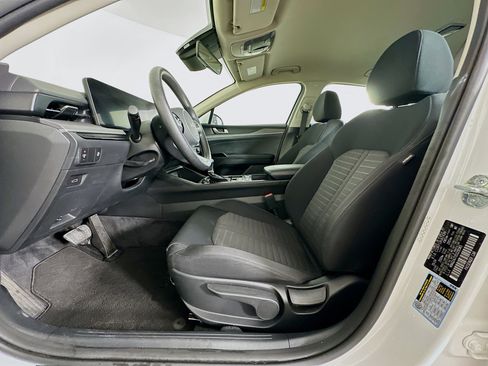 Used 2025 Kia K5 LXS image 13