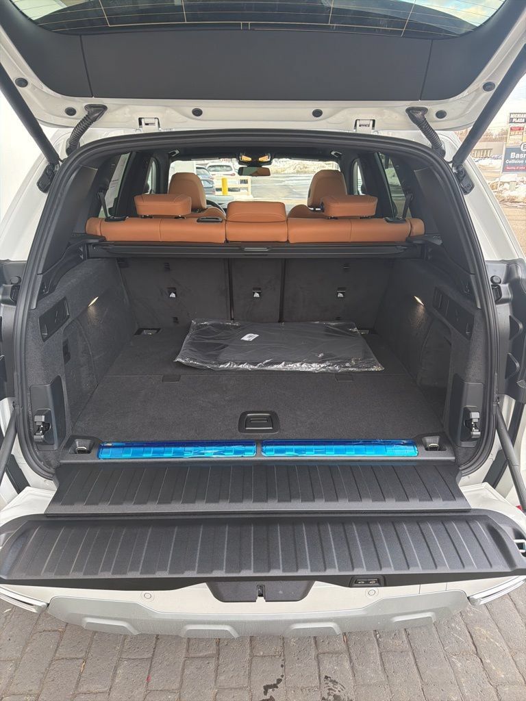 New 2026 BMW X7 M60i AWD/4WD image 60