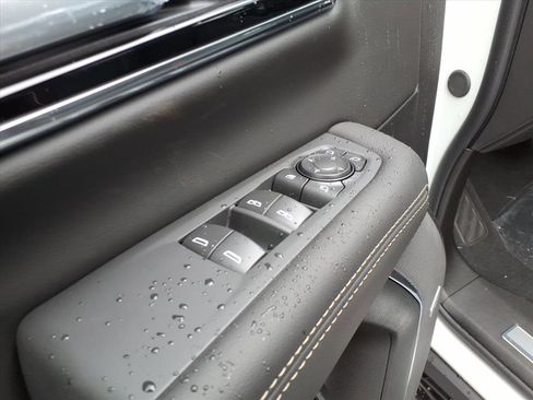 New 2026 GMC Yukon Elevation image 16