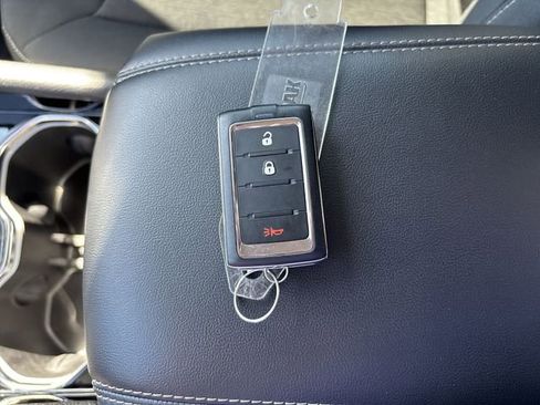 Used 2023 Jeep Grand Cherokee L Laredo AWD/4WD image 31