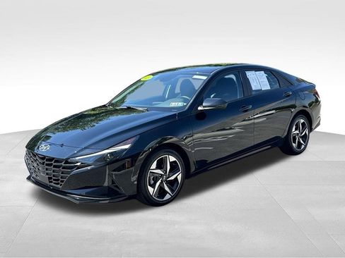 Used 2023 Hyundai Elantra SEL w/ Convenience Package FWD image 3