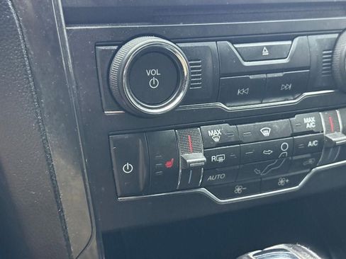 Used 2017 Ford Explorer XLT w/ Equipment Group 202A AWD/4WD image 25
