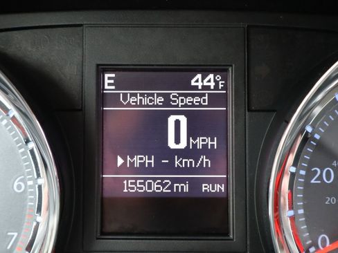 Used 2013 Chrysler Town & Country Touring image 44