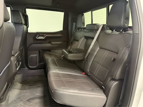Used 2022 Chevrolet Silverado 1500 High Country w/ High Country Premium Package AWD/4WD image 15
