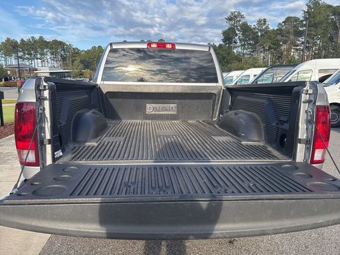 Used 2024 RAM 1500 Classic SLT AWD/4WD image 12