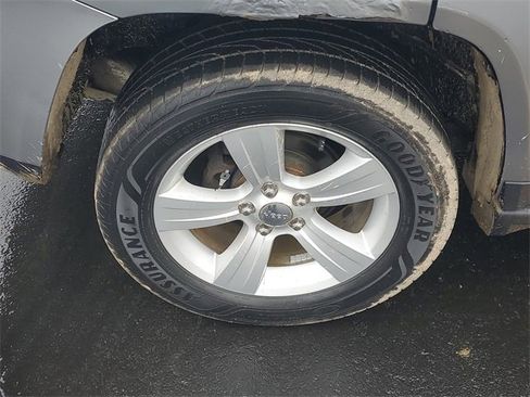 Used 2015 Jeep Compass Latitude image 5