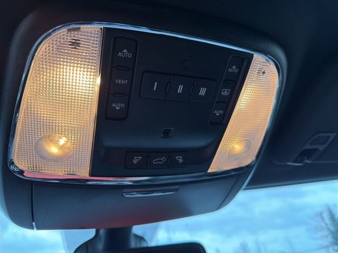 Used 2021 Jeep Grand Cherokee Overland image 11