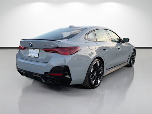 New 2026 BMW M440i w/ Premium Package RWD image 3