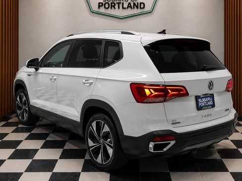 Used 2024 Volkswagen Taos SE AWD/4WD image 4