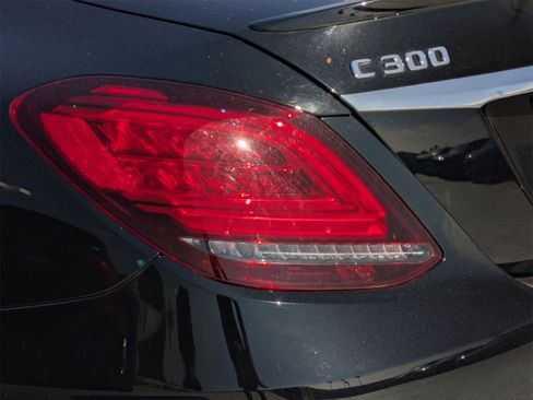 Used 2019 Mercedes-Benz C 300 Sedan image 18
