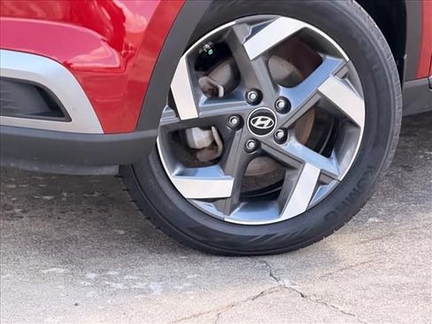 Used 2024 Hyundai Venue SEL FWD image 31