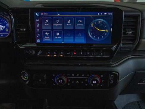 Used 2022 Chevrolet Silverado 1500 ZR2 w/ Technology Package AWD/4WD image 4