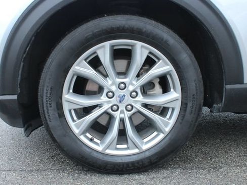 Used 2020 Ford Explorer XLT w/ Equipment Group 202A AWD/4WD image 28