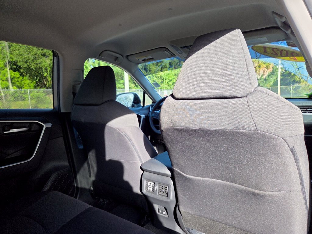 Certified 2021 Toyota RAV4 XLE FWD image 16