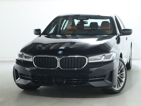 Certified 2023 BMW 530e xDrive 530e iPerformance w/ Premium Package image 3