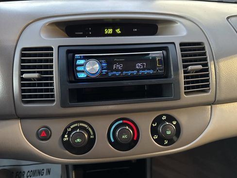 Used 2002 Toyota Camry LE image 17