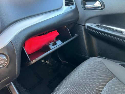 Used 2019 Dodge Journey SE w/ Premium Group FWD image 33
