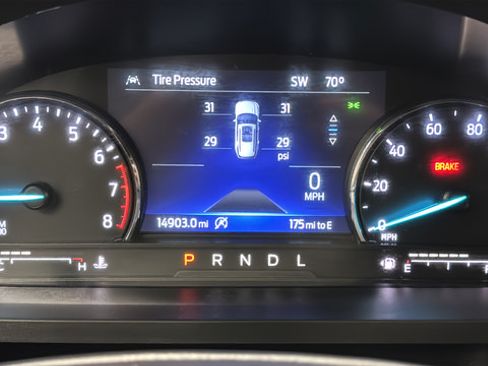 Used 2023 Ford Explorer XLT w/ Equipment Group 202A AWD/4WD image 17
