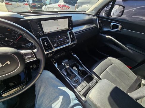 Used 2023 Kia Sorento S image 24