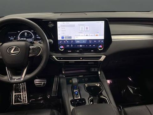 Used 2025 Lexus RX 500h F Sport image 11
