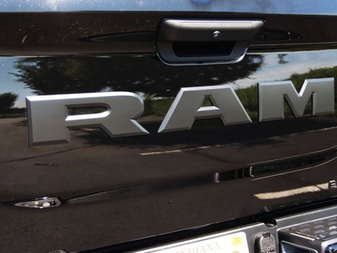 Used 2025 RAM 2500 Big Horn AWD/4WD image 64
